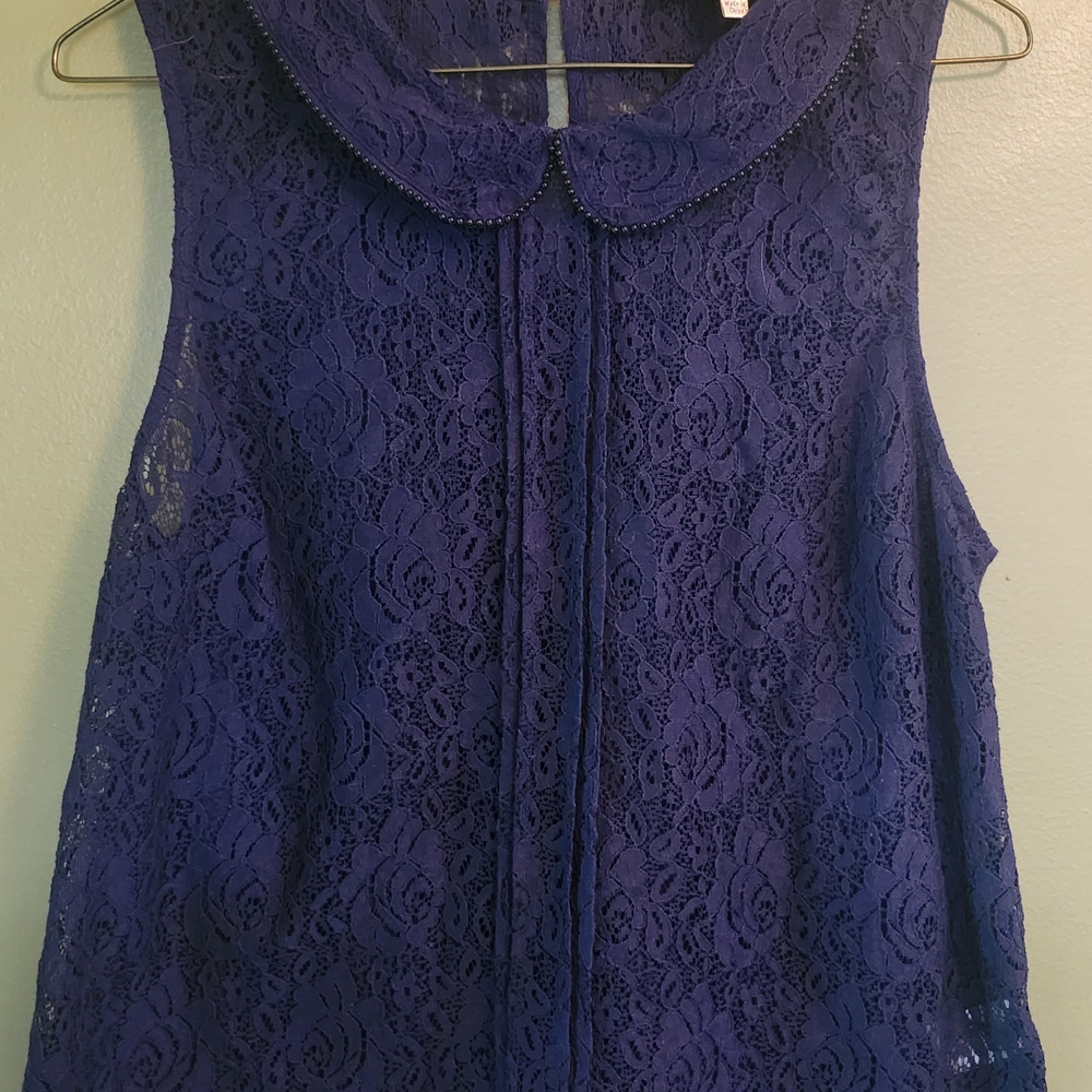 Princess‎ Vera Wang Elegant Blue Lace Sleeveless Beaded Trim Top. Size Large.